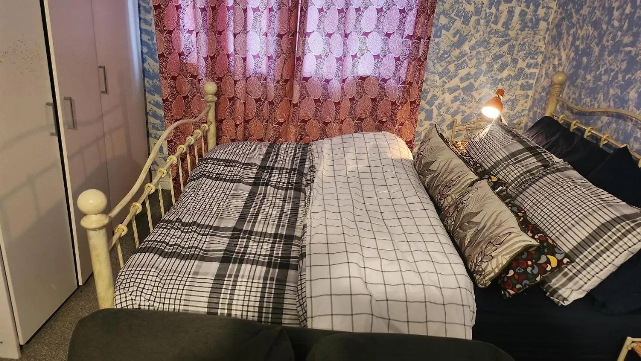 Moris Lodge London